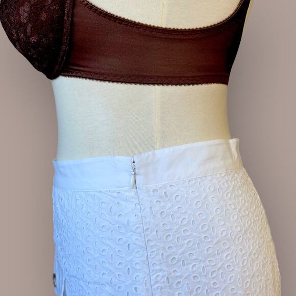 Isaac Mizrahi Live Embroidered Eyelet Button Up Ruffled Hem Skirt Size 28W White - Picture 8 of 14